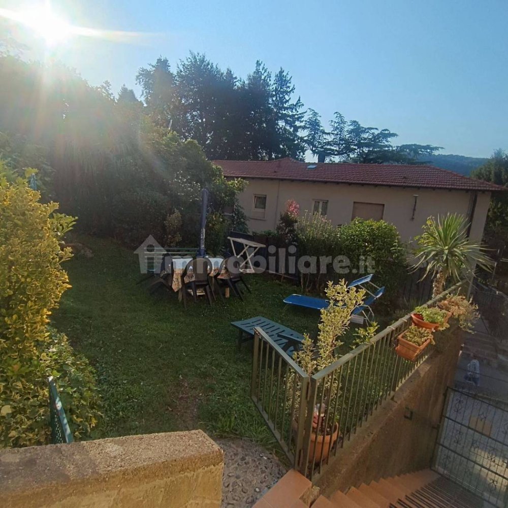 Apartamento de 3 dormitorios en Varese, Italy No. 293160