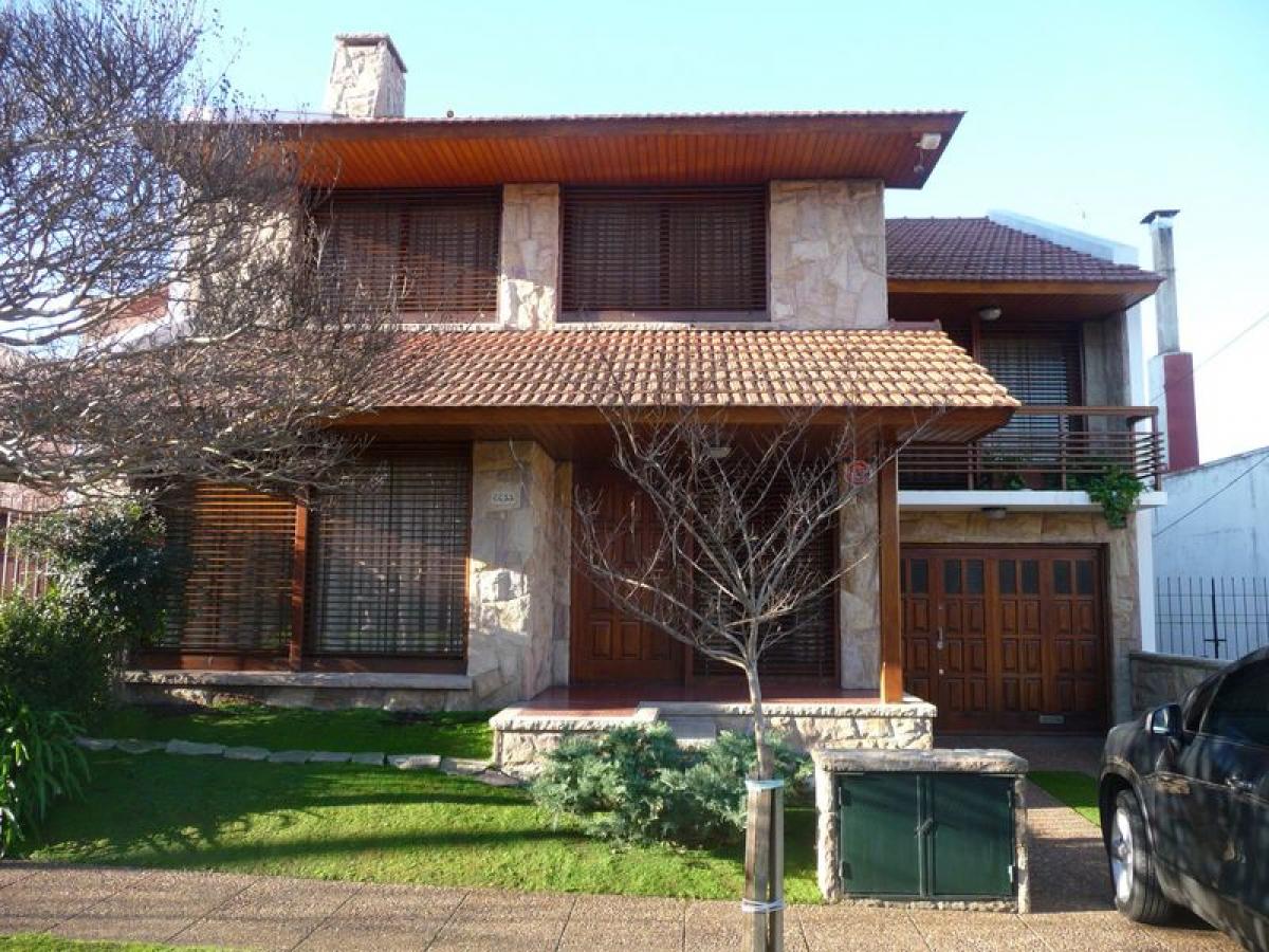 Apartamento de 4 dormitorios en Mar del Plata, Argentina No. 91325