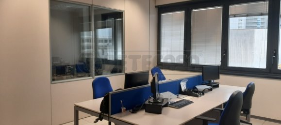 200m² Office in Vicenza, Italy No. 74739 6