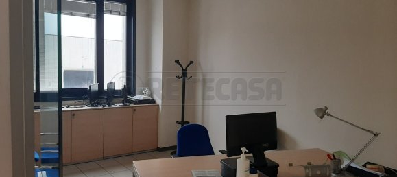 200m² Office in Vicenza, Italy No. 74739 5