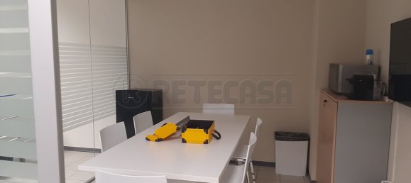 200m² Office in Vicenza, Italy No. 74739 4