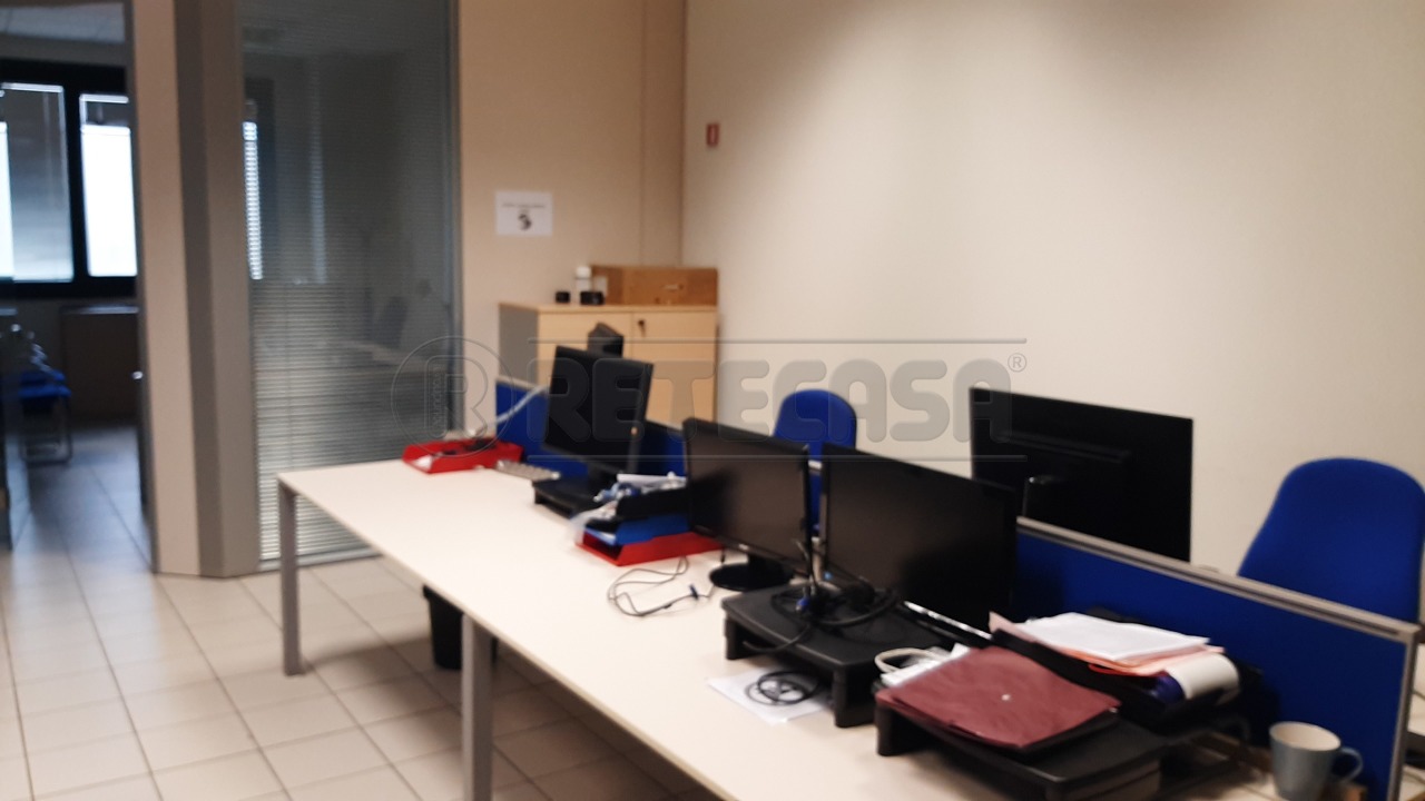 200m² Office in Vicenza, Italy No. 74739