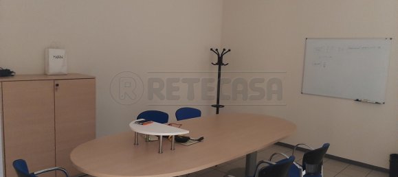 200m² Office in Vicenza, Italy No. 74739 3