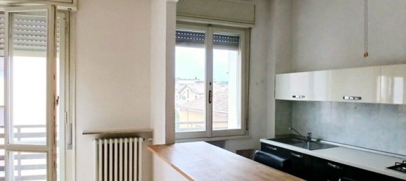 4 rooms Apartment in Reggio Emilia, Italy No. 100230 4