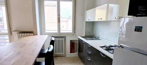 4 rooms Apartment in Reggio Emilia, Italy No. 100230 2
