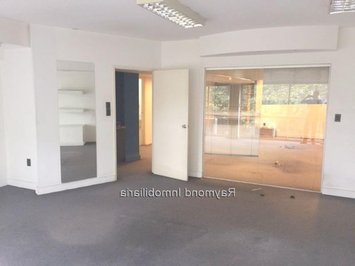 4 bedrooms Office in Montevideo, Uruguay No. 13040