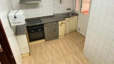 Apartamento de 3 dormitorios en Gijón, Spain No. 213050