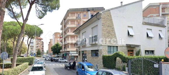 5 rooms Commercial property in Grosseto, Italy No. 355160 4