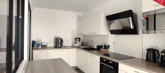 Apartamento de 3 dormitorios en Mantes-la-Ville, France No. 327931 7