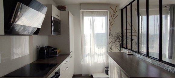Apartamento de 3 dormitorios en Mantes-la-Ville, France No. 327931 8