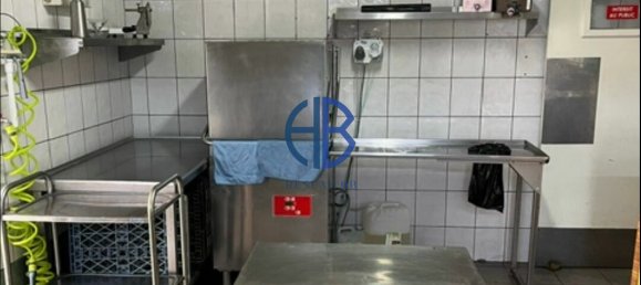 Propiedad comercial en Belley, France No. 190524 8