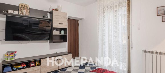 3-salle Appartement à Lurago Marinone, Italy No. 120804 2