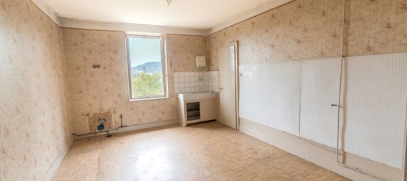 6 bedrooms Building in Vitry-sur-Orne, France No. 94119 4