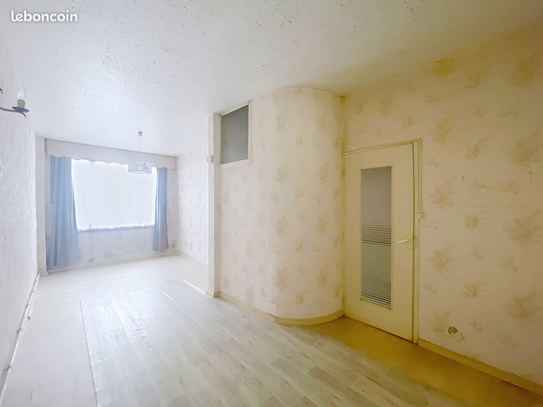 2 bedrooms House in Roubaix, France No. 332517