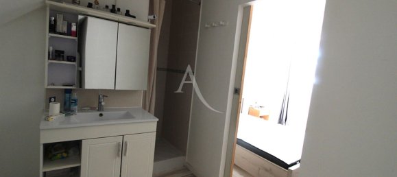 Casa de 3 dormitorios en Blere, France No. 220093 11