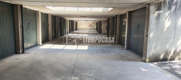  مرآب في Brugherio, Italy 15متر مربع رقم 314731 5