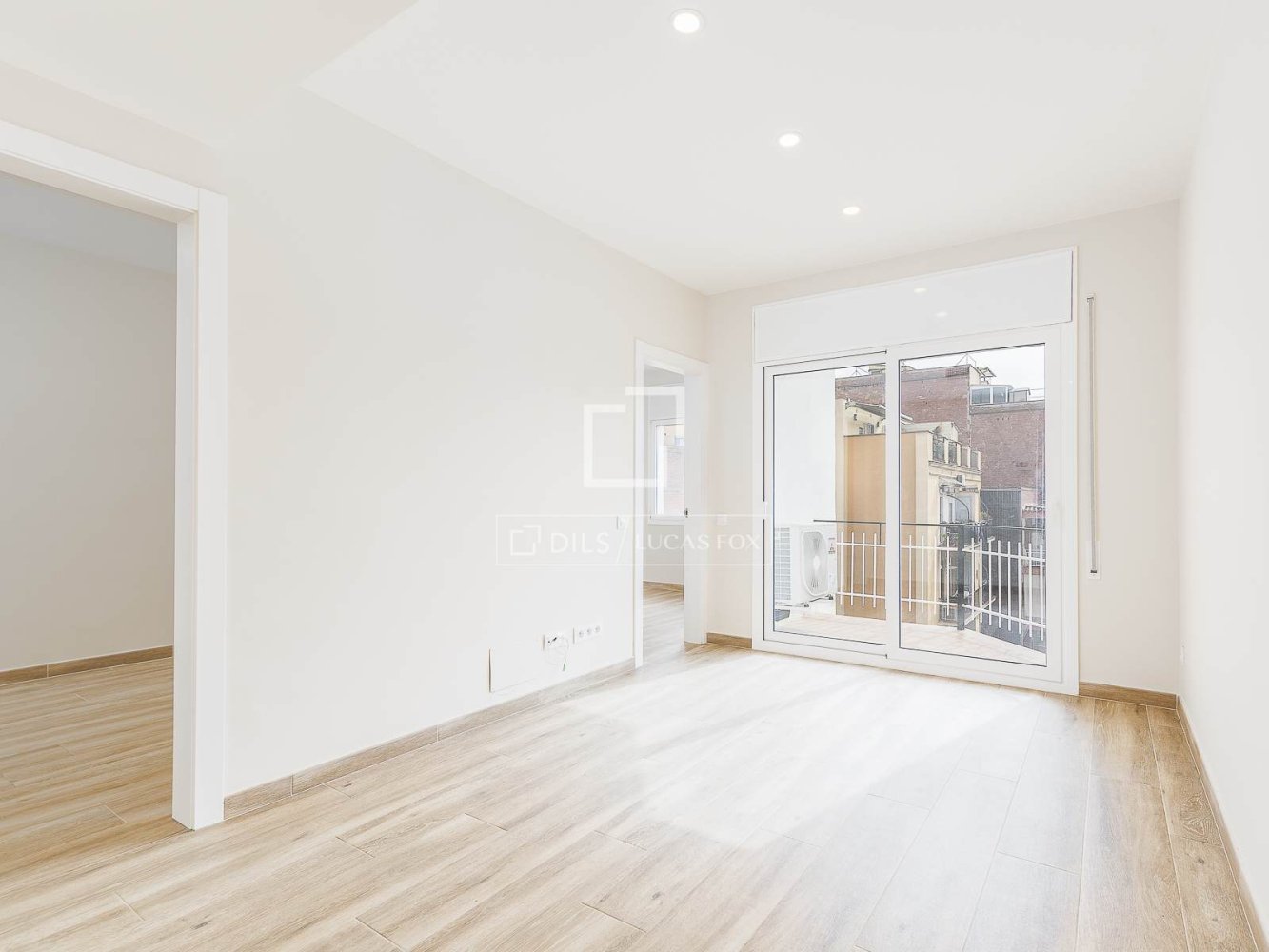 4 bedrooms Apartment in Barcelona, Spain No. 352712