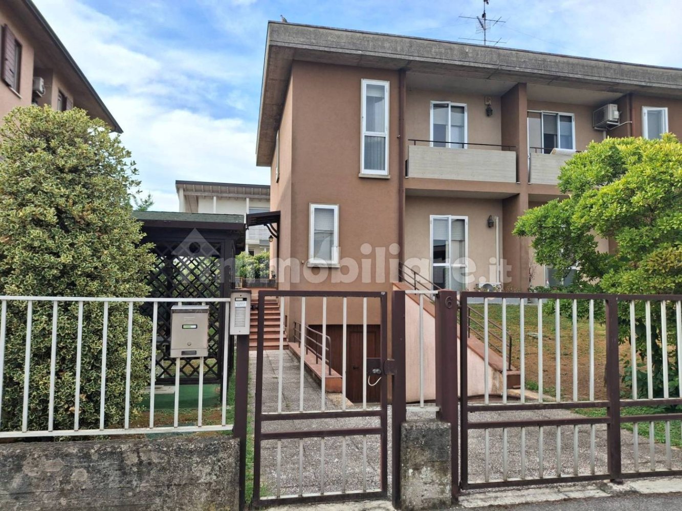 Villa de 3 dormitorios en Mantua, Italy No. 295747