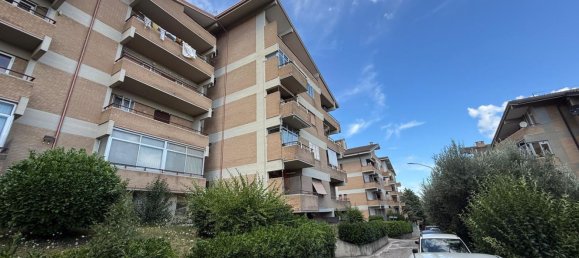 3 rooms Apartment in Perugia, Italy No. 293045 10