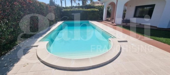 Вилла с 5 комнатами в Трани, Италия № 234946 4