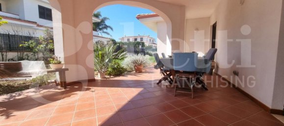 Вилла с 5 комнатами в Трани, Италия № 234946 6