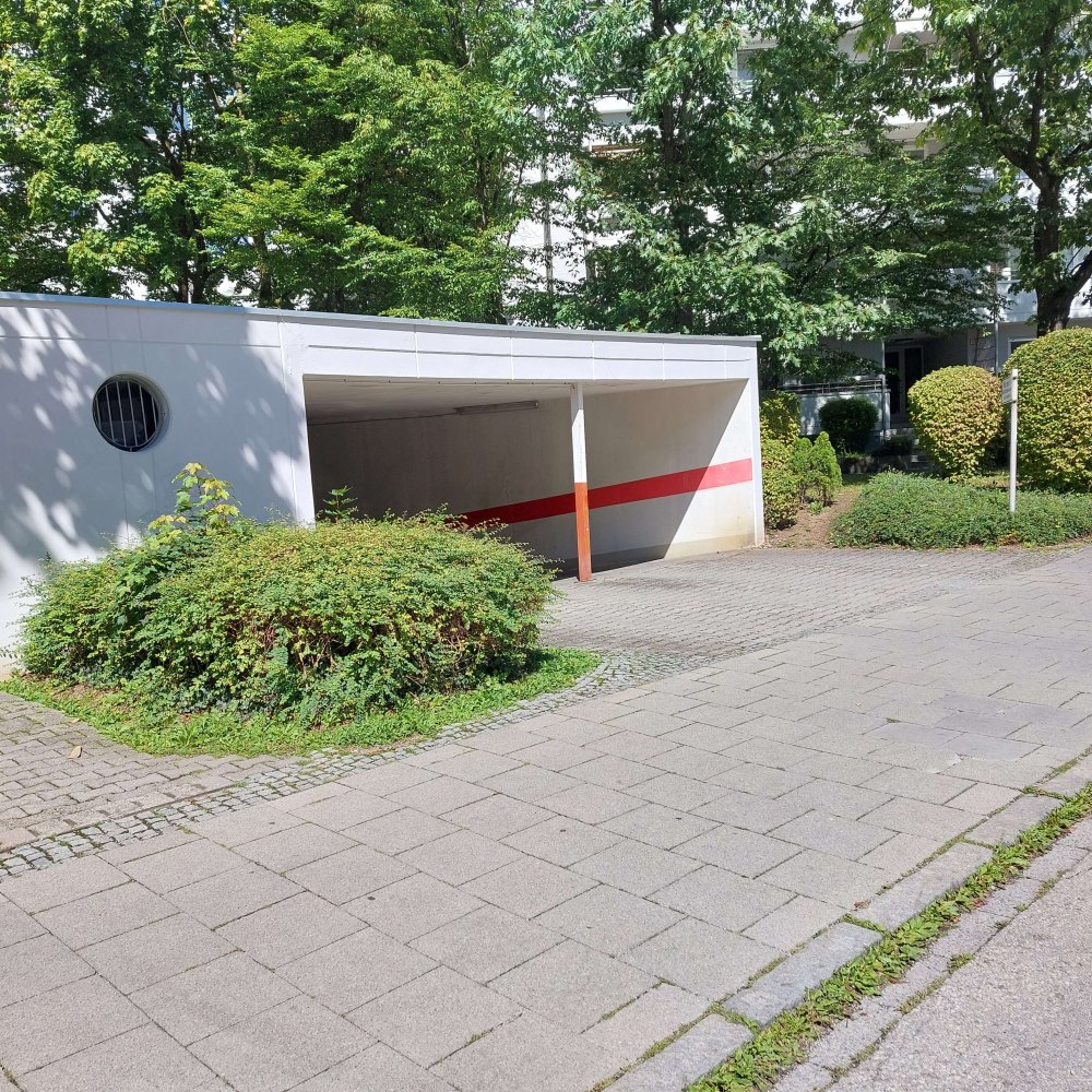 Parking à Munich, Germany No. 352285