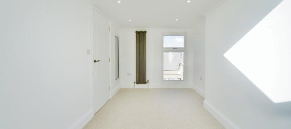 4 bedrooms House in Leytonstone, United Kingdom No. 11544 11