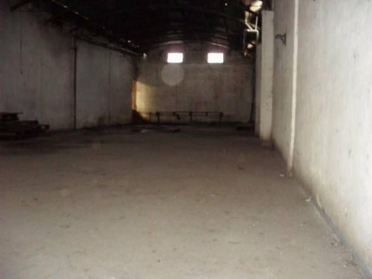 744m² Commercial property in Lanus, Argentina No. 30206