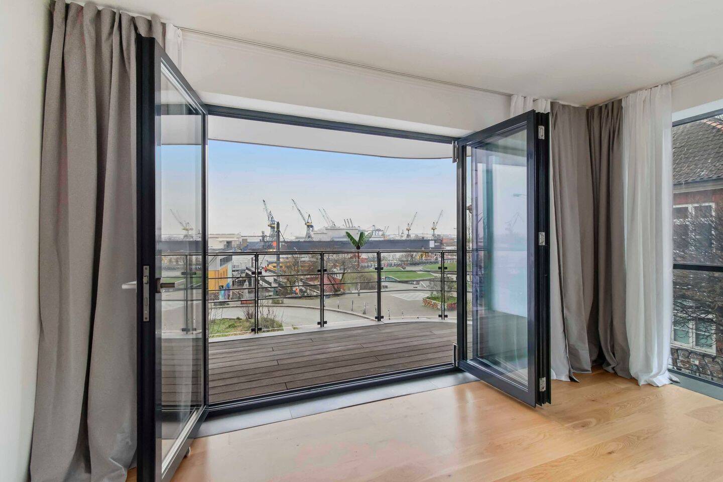 Квартира с 2 спальнями в Гамбург-Центр, Германия № 330838