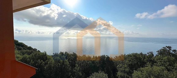 2 bedrooms Apartment in Bergeggi, Italy No. 39624 2