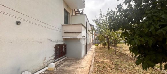 4 bedrooms House in Torgiano, Italy No. 320984 8