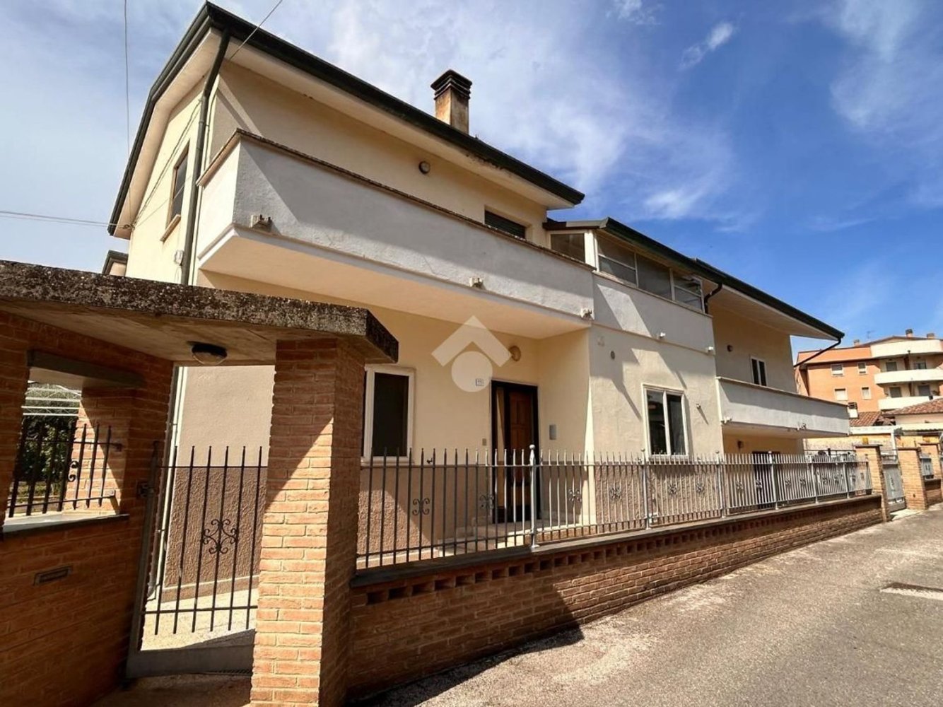 4 bedrooms House in Torgiano, Italy No. 320984
