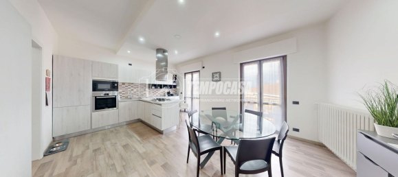 4 rooms Apartment in Olgiate Comasco, Italy No. 3034 5