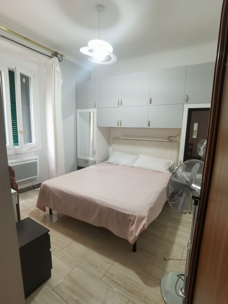 Apartamento de 3 dormitorios en Genoa, Italy No. 322347