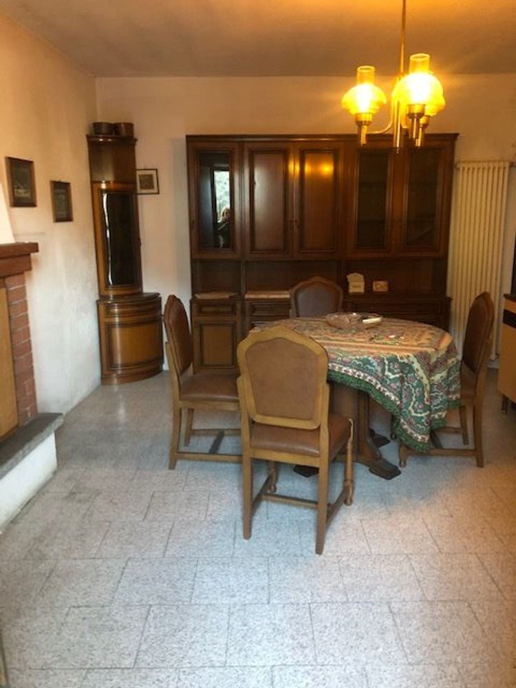 5 rooms House in Dazio, Italy No. 111563