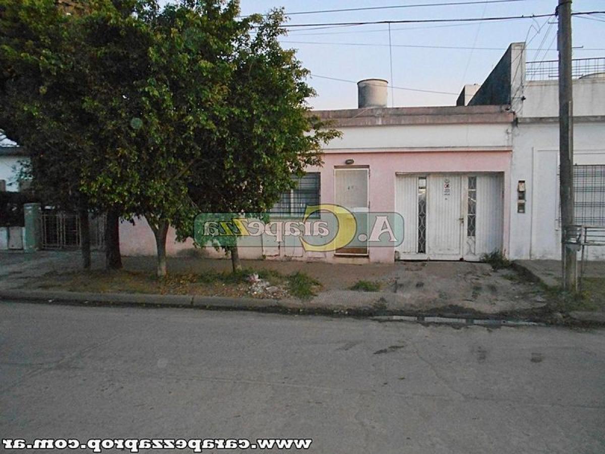 2 bedrooms Apartment in Moron, Argentina No. 16596