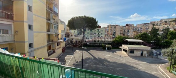 Квартира с 2 спальнями в Неаполь, Италия № 167358 16