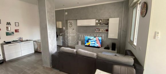 Квартира с 2 спальнями в Неаполь, Италия № 167358 9