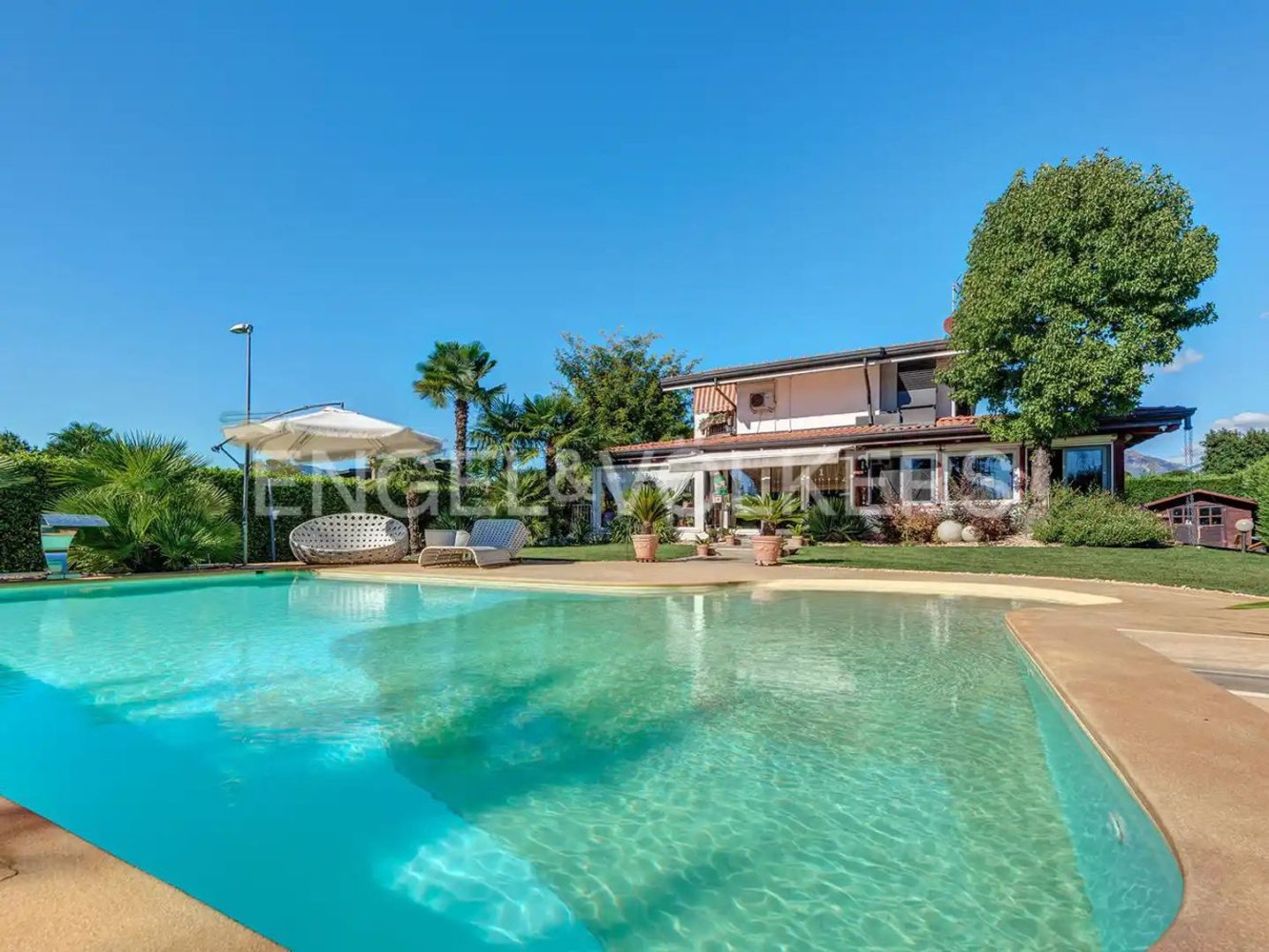 4 rooms Villa in Molteno, Italy No. 64938