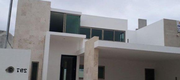 Casa de 3 dormitorios en Mérida, Mexico No. 55948 2