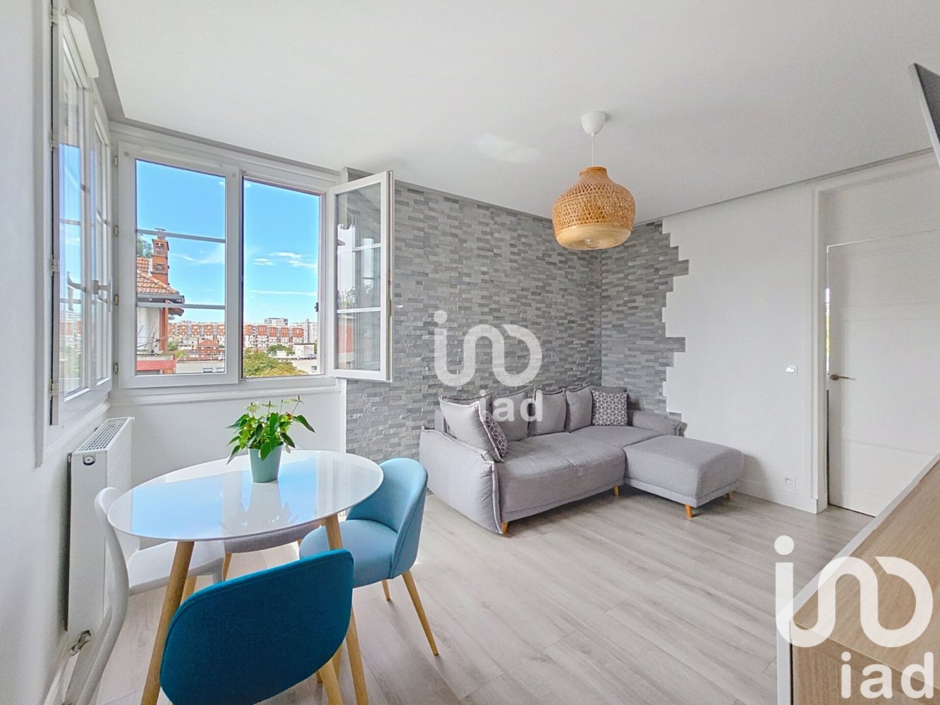 2 bedrooms Apartment in Suresnes, France No. 349220