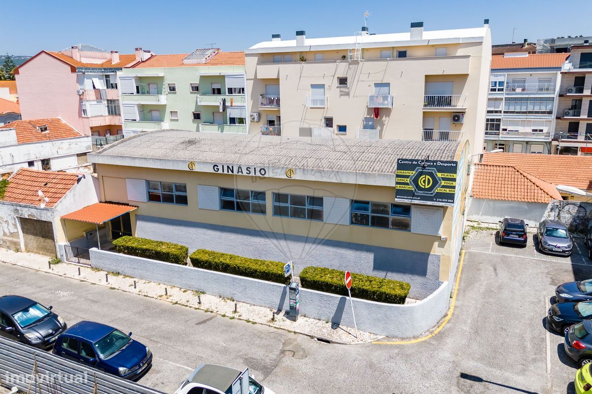  مستودع في Loures, Portugal 320متر مربع رقم 211244