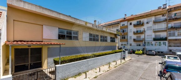 320m² Warehouse in Loures, Portugal No. 211244 3