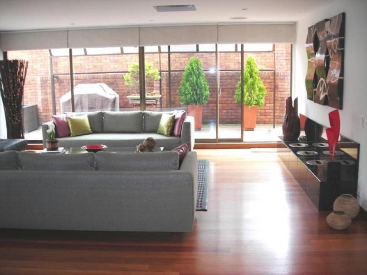3 bedrooms House in Bogota, Colombia No. 13054