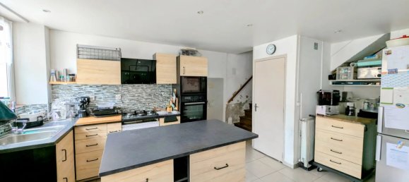 3 bedrooms House in Chateau-Thierry, France No. 68032 2