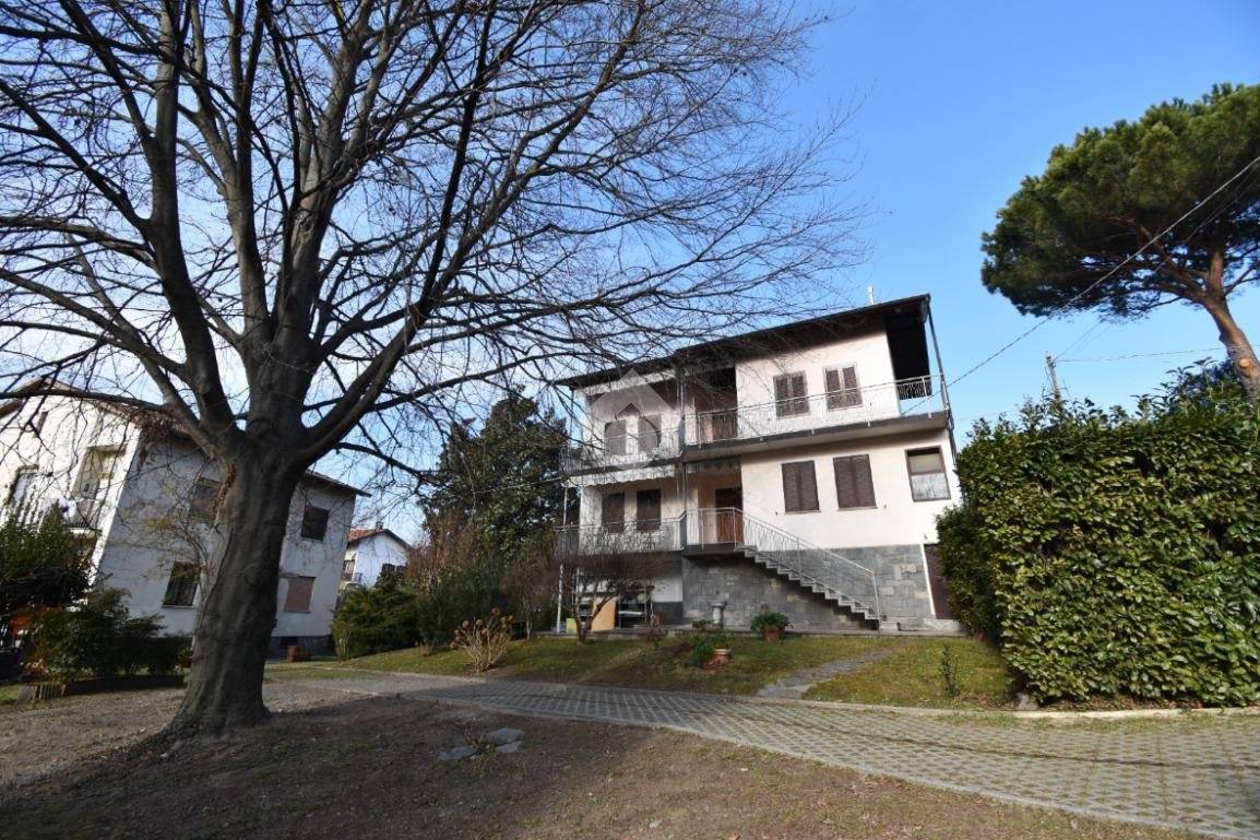 4 bedrooms Villa in Ivrea, Italy No. 144739