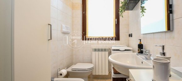 2-salle Appartement à Toscolano Maderno, Italy No. 6032 18