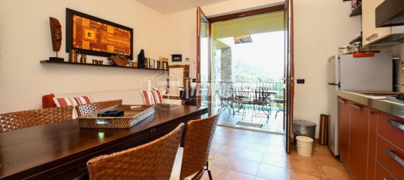 2-salle Appartement à Toscolano Maderno, Italy No. 6032 2