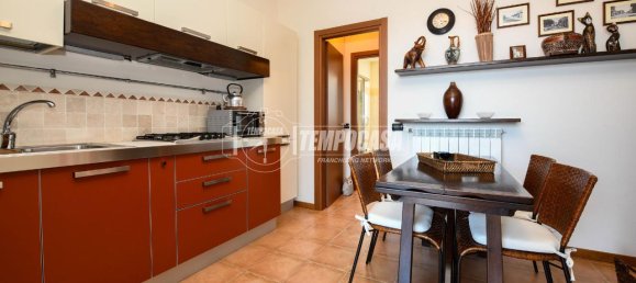 2-salle Appartement à Toscolano Maderno, Italy No. 6032 11