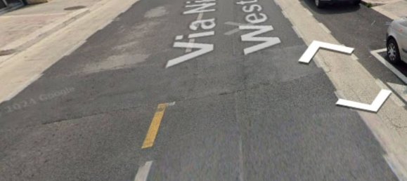 72m² Commercial property in Bari, Italy No. 305287 9